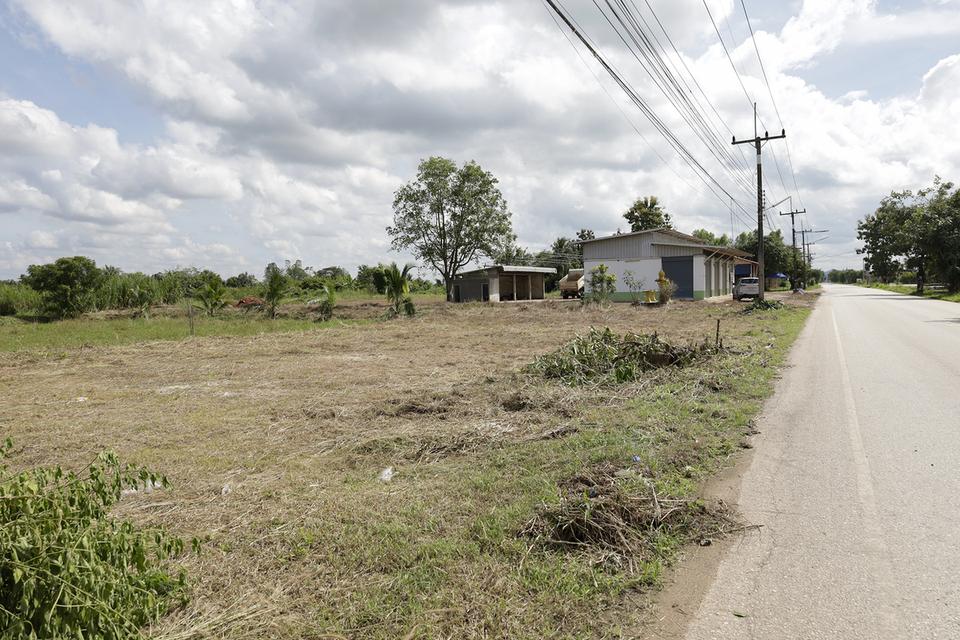 ที่ดินเปล่า จำนวน 1-3-40 ไร่ 2