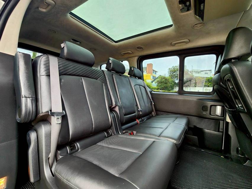 รหัสรถ PEAT911 🚐🚙HYUNDAI STARIA PREMIUM (SUNROOF) สีขาว ภายในดำ ปี 23  12