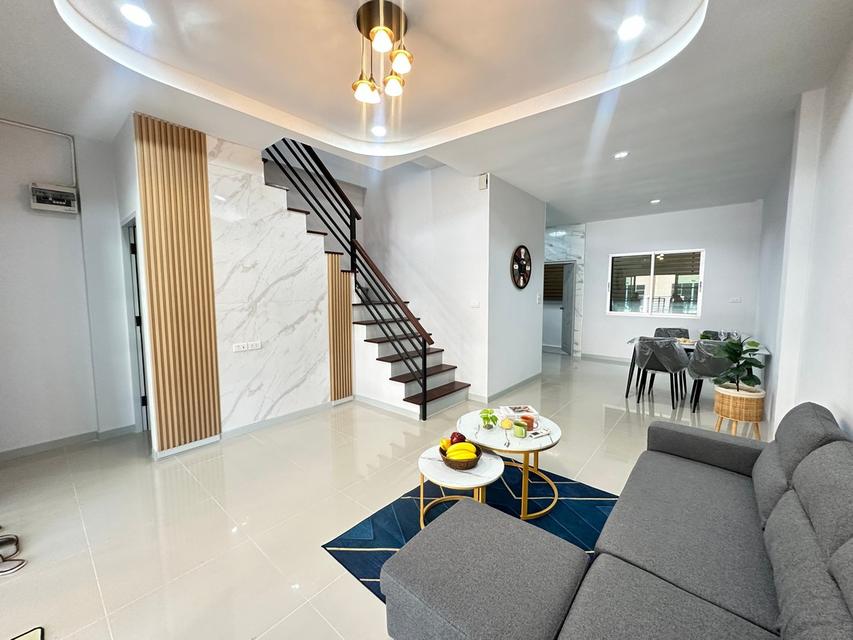 เต็มสิริพรีว่า ประชาสำราญ 8