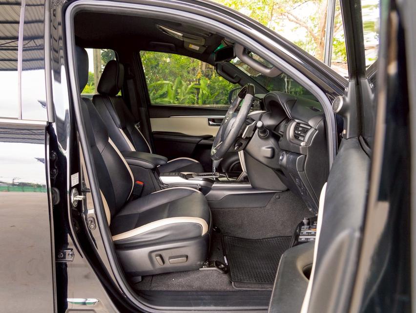 รหัสรถ 12AT9599 Toyota Fortuner 2.8 Legender Black Top 4WD | ปีจด : 2021 12