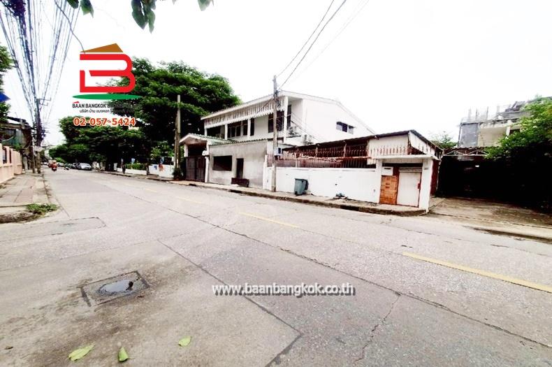 ที่ดินพร้อมบ้าน ซอยปรีดีพนมยงค์ 26 เนื้อที่ 181 ตรว. ถนนสุขุมวิท 71 แขวงคลองตัน เขตวัฒนา กรุงเทพมหานคร 9