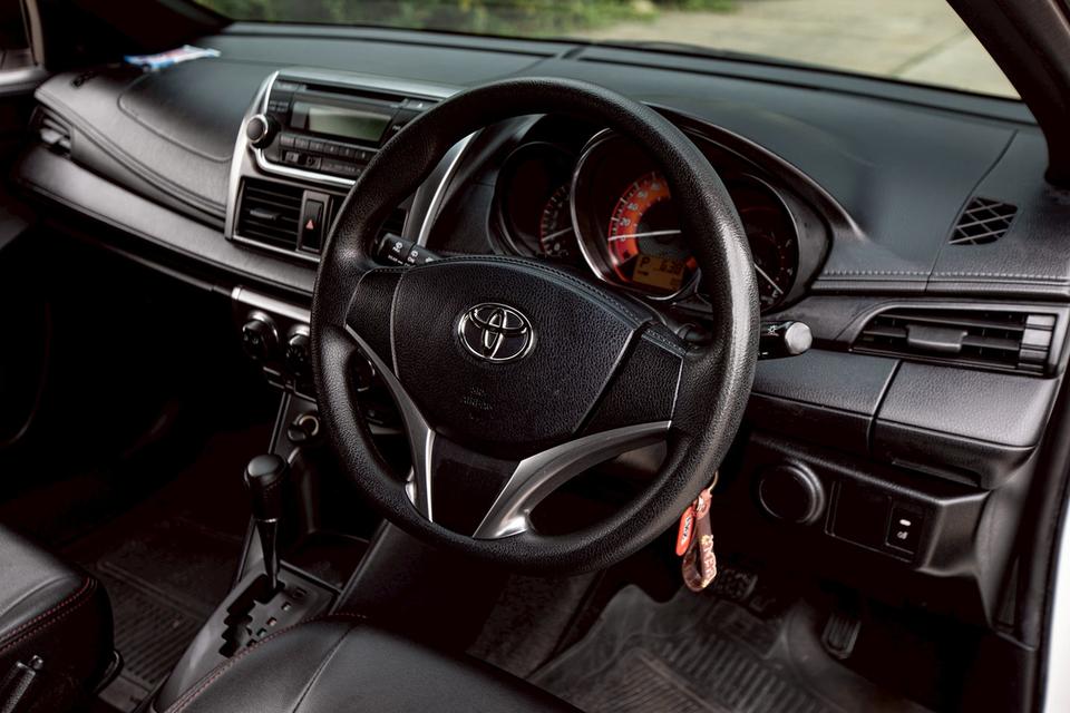 Toyota Yaris 1.2J ปี 2016 สีขาว รถสวยเดิม 16