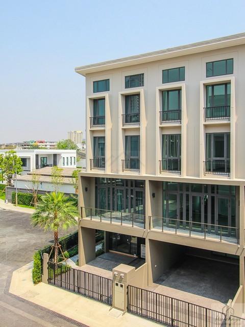 ให้เช่าทาวน์โฮม 4 ชั้น Patio พาทิโอ รัชโยธิน เสนานิคม 1 พหลโยธิน 32 หลังมุม มีสวนข้างบ้าน ใกล้ BTS รัชโยธิน 2