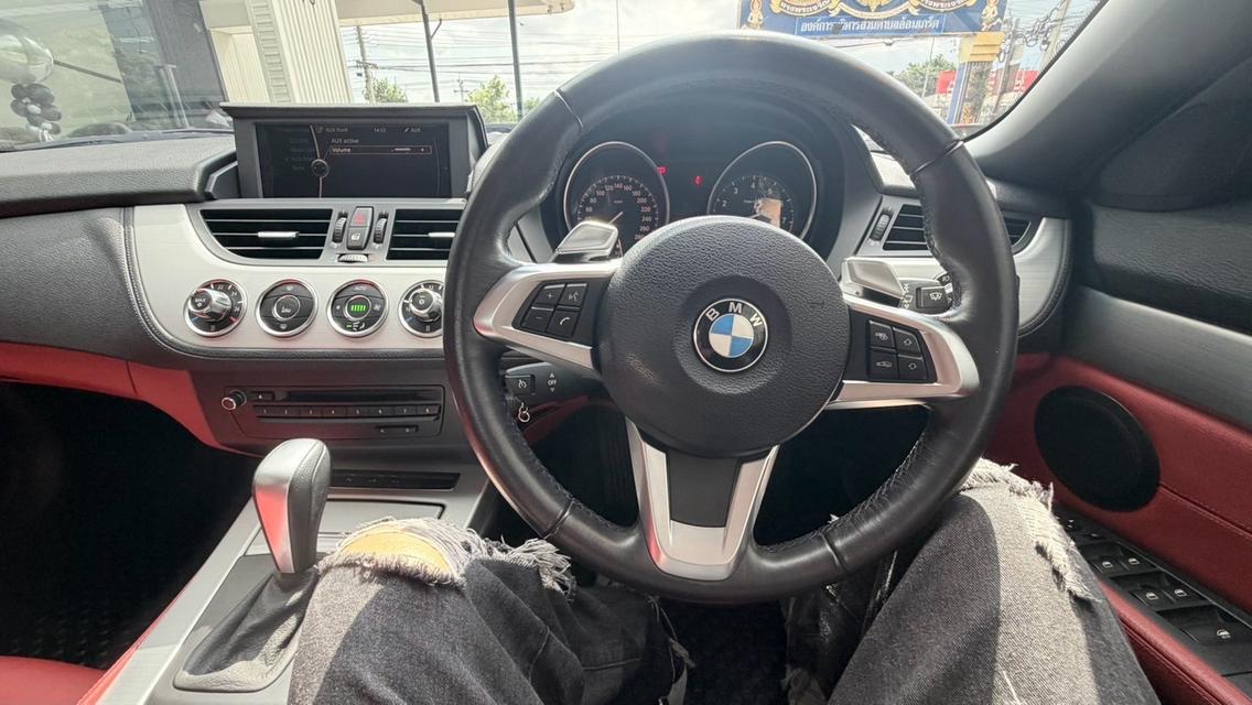 2010 BMW Z4 2.5 sDrive23i สีขาว Milage 40,XXX KM สวยที่สุดเท่าที่เคยเห็น เดิมทุกจุด รถศูนย์ Millennium auto เข้าศูนย์ เซอร์วิสศูนย์ทุกระยะ รูปที่ 16
