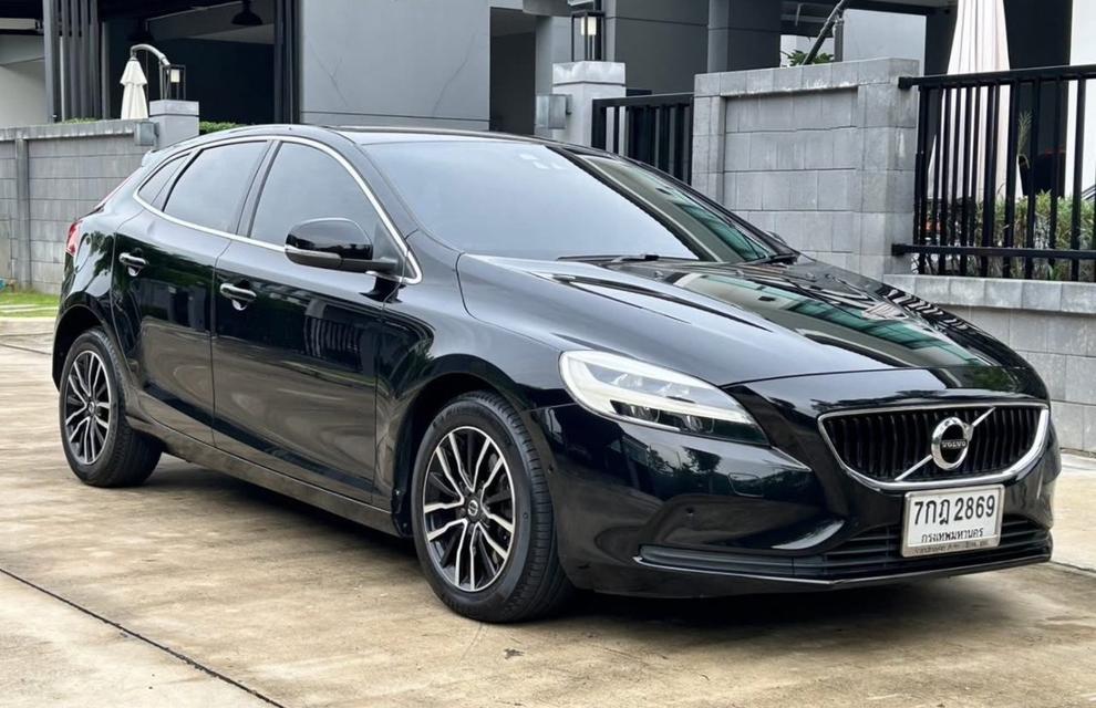 Volvo V40 T4 (Facelift) ปี 2017 