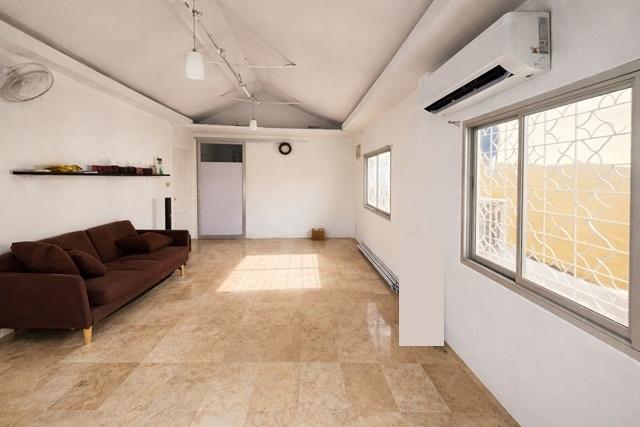 MRTโชคชัย4 1.8กม. MRTลาดพร้าว71 1.4กม. รพ. เปาโล โชคชัย4 950 ม. ทำเลลาดพร้าว บ้านชั้นเดียวกว้างขวาง 2-3นอน 2น้ำ 45ตร.ว. 3