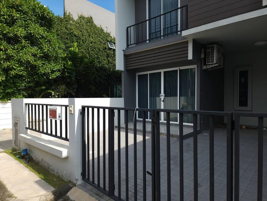 ม.เดอะคัลเลอร์ รามอินทรา ทาวเฮ้าส์หลังริม 2ชั้น 3นอน 2น้ำ แถมแอร์2ตัว 1ที่จอด +ต่อเติมครัวด้านหลัง 26ตรว. 100ตรม. ใกล้7 แฟชั่นไอแลนด์ ตลาด ราคา 26500 1