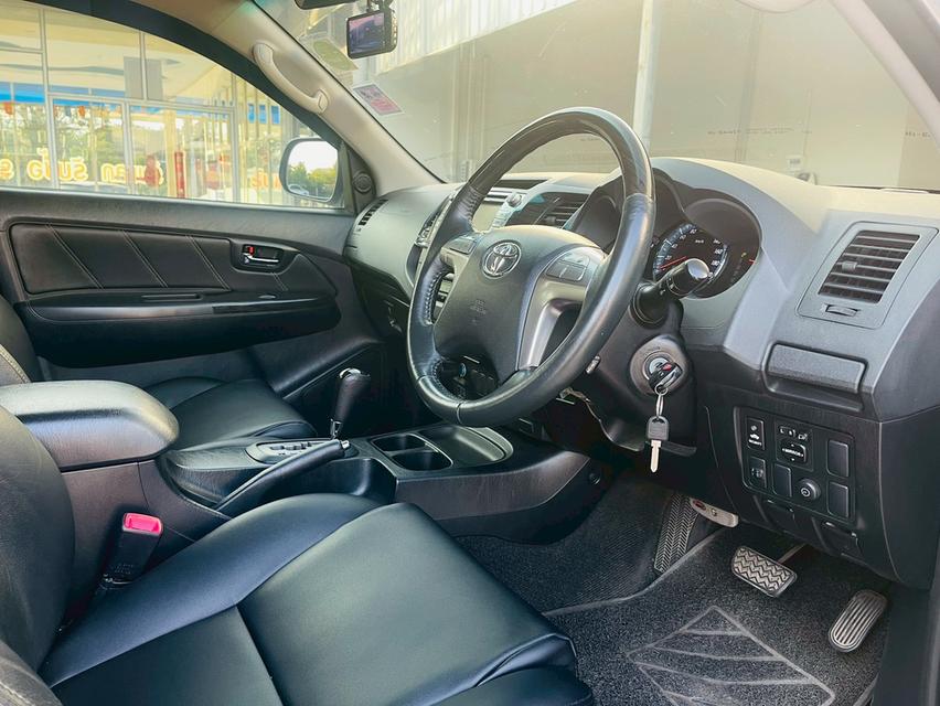 Toyota Foruner 3.0 V Navi AT 2015 รูปที่ 8