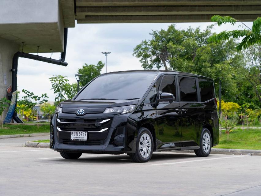 ขายToyota Noah 1.8Hybrid ปี24