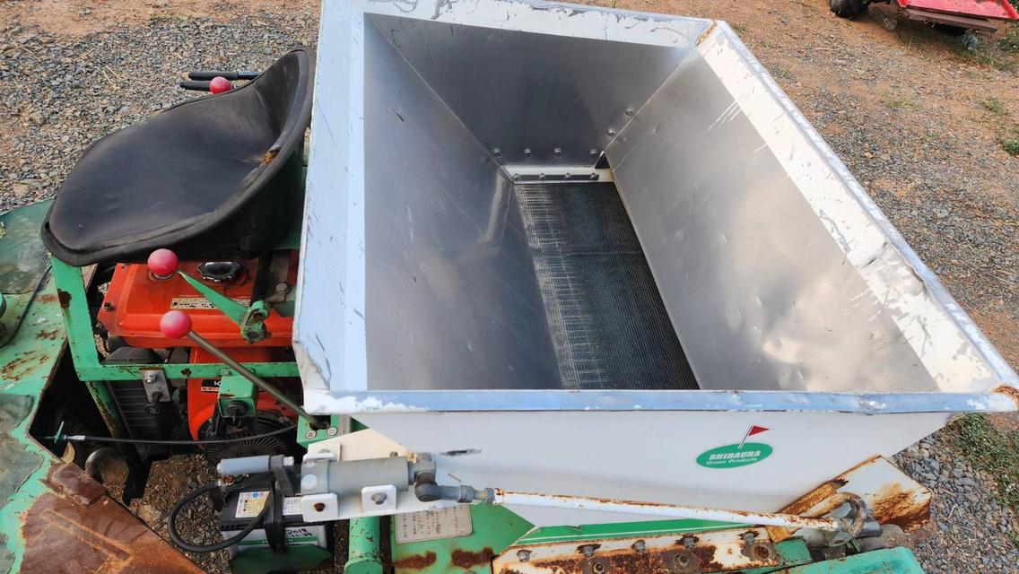 ขาย รถโรยทราย เครื่องยนต์เบนซิน 4 จังหวะ kubota เก่าญี่ปุ่น