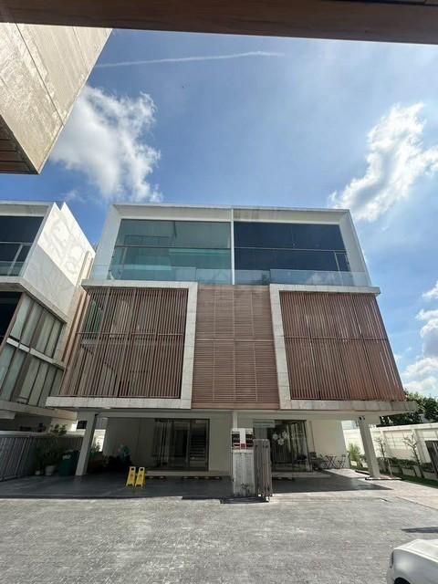 ให้เช่าโฮมออฟฟิศ 6 ชั้น 570 ตรม. The Quartier รัชดา 32 สไตล์ Modern เรียบหรู ลิฟต์ส่วนตัว ใกล้ MRT ลาดพร้าว *** มี 2 ตึก 1