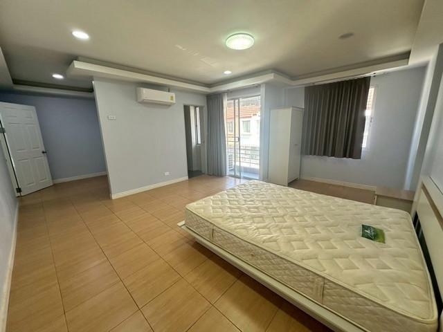 Home office 4 ชั้น 300 ตร.ม. ลาดพร้าว 80 รีโนเวทใหม่ จอดรถ 3 คัน จดทะเบียนได้ 5