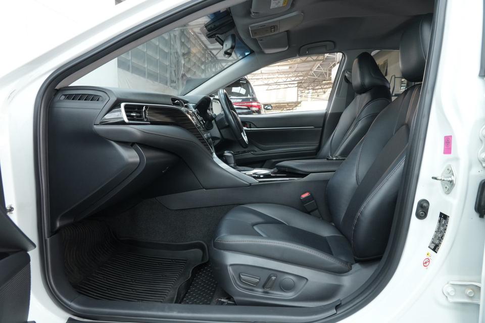 TOYOTA Camry 2.0 G  A/T สี ขาว ปี 2021 รูปที่ 5