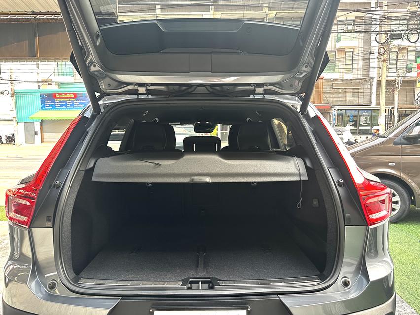 VOLVO XC40 2.0 T5 R-design AWD ปี2019 16