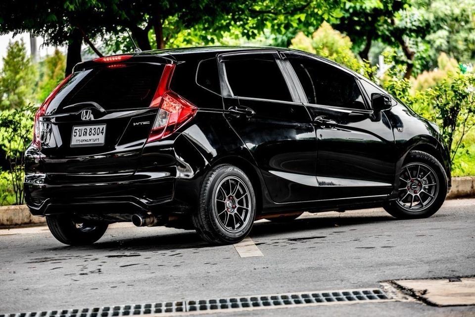 Honda Jazz 1.5S ปี 2018 สีดำ เกียร์ออโต้ มือเดียวป้ายแดง  5