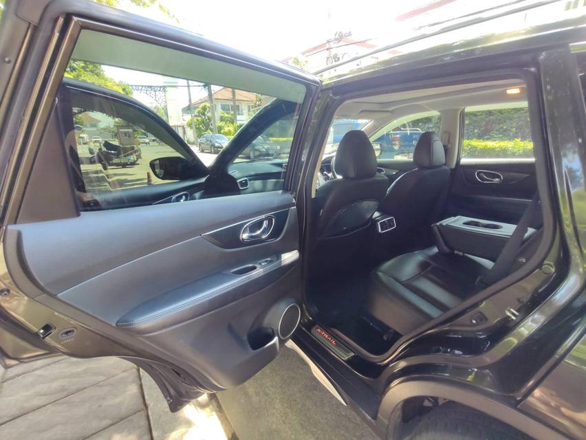 ์์์Nissan X-Trail 2.5V 4WD รุ่นท็อป 2015 