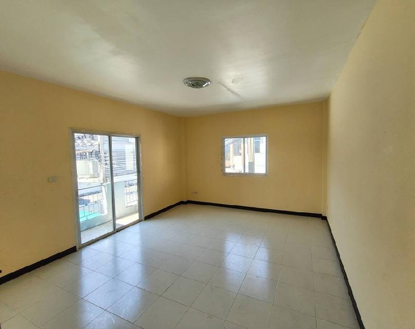 ให้เช่าโกดังพร้อมสำนักงาน พร้อมห้องพัก / พื้นที่ดิน 1 ไร่ / พื้นที่ใช้สอย 1000 ตารางเมตร / ทำเล กระทุ่มแบน / ซอยเทพกาญจนา 6