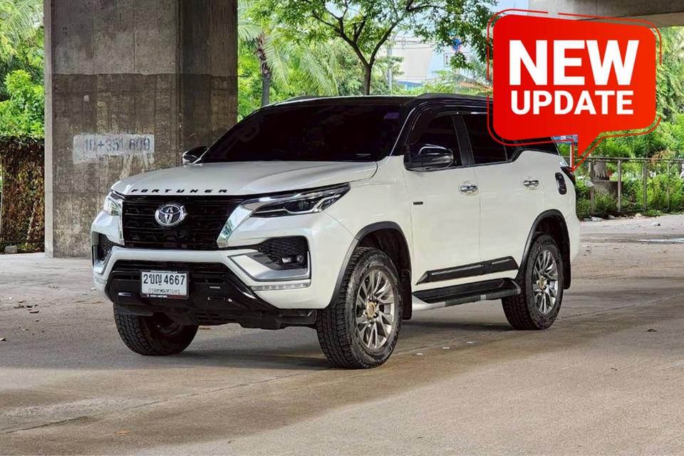 Toyota Fortuner 2.4 V 4WD AT ปี 2021