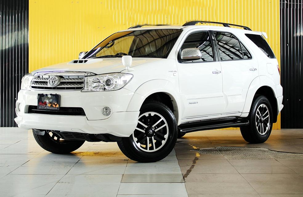 2007 Toyota Fortuner 3.0 TRD 4WD AT สีขาว