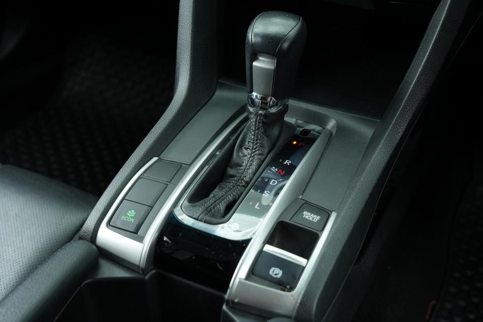 2019 HONDA CIVIC FC 1.8 EL i-VTEC สีขาว เลขไมล์แท้ 112485 กม. 10