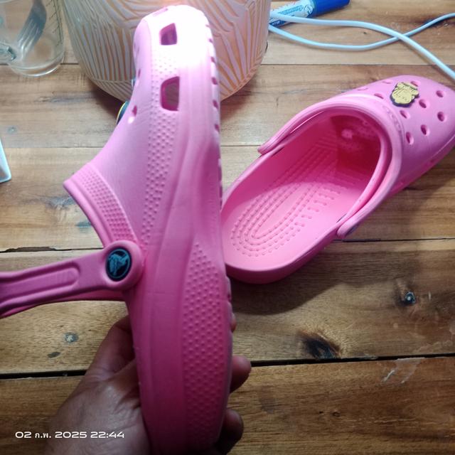 รองเท้า CROCS มือ2 แท้ 100% สีชมพู ขนาด M7 หรือ เบอร์ 40 ยาว25-25.5ซม. สภาพเกิน80% สอบถามข้อมูลเพิ่มเติม Line : @992pqepo 3