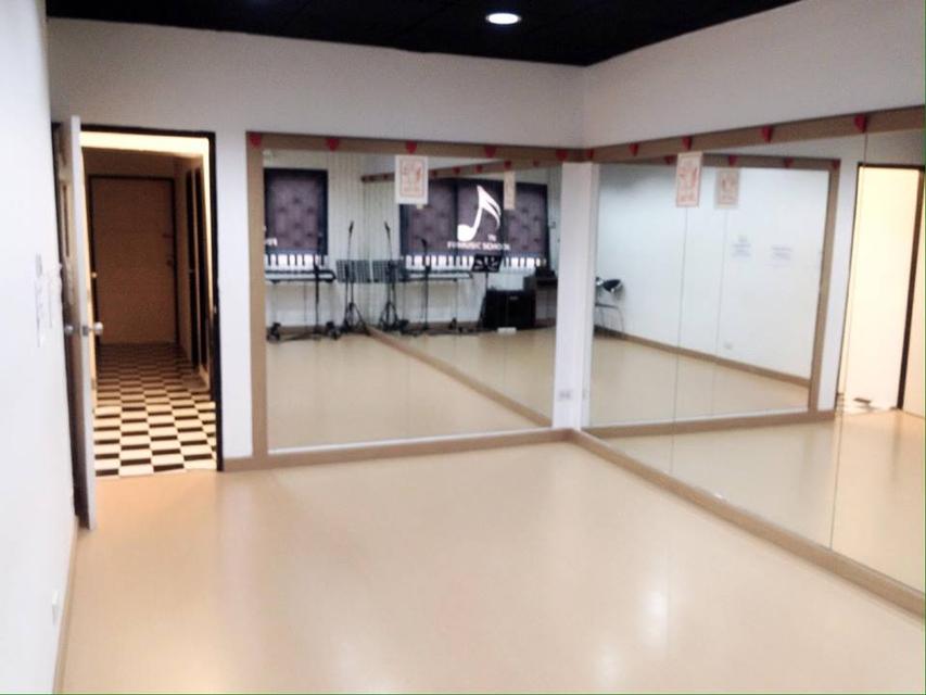 ห้องซ้อมเต้น ที่ Fin Music School 6