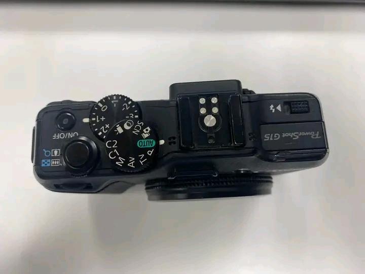 กล้องสีดำจากแบรนด์ Canon 2