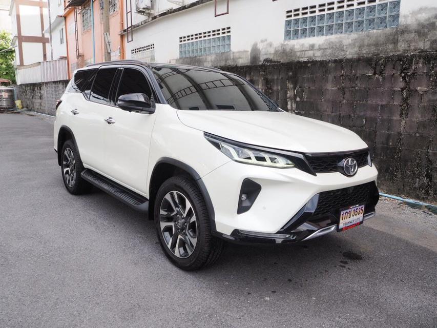 TOYOTA FORTUNER 2.4 LEGENDER BLACK TOP 2WD ปี 2022
