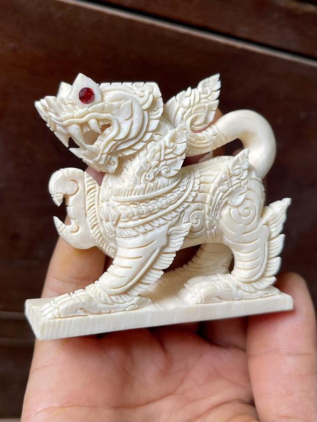 สิงห์งาแกะ ศิลป์มหาดไทย งาแกะสิงห์ สิงห์ใหญ่ ตาพลอยสีแดง 5