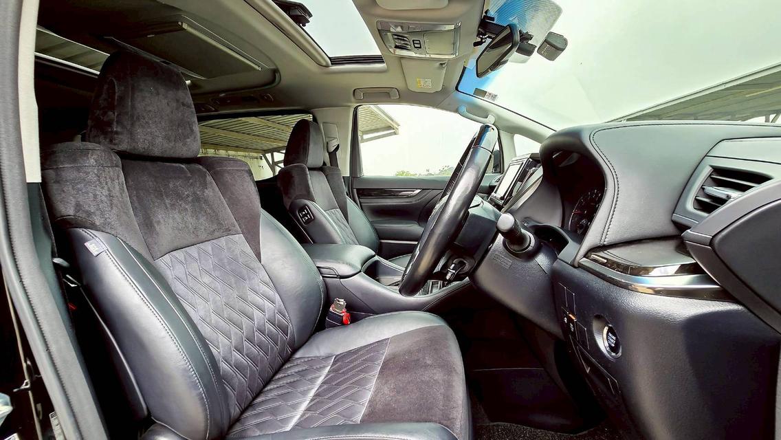 ขาย Toyota Vellfire 2.5ZG ปี17 12