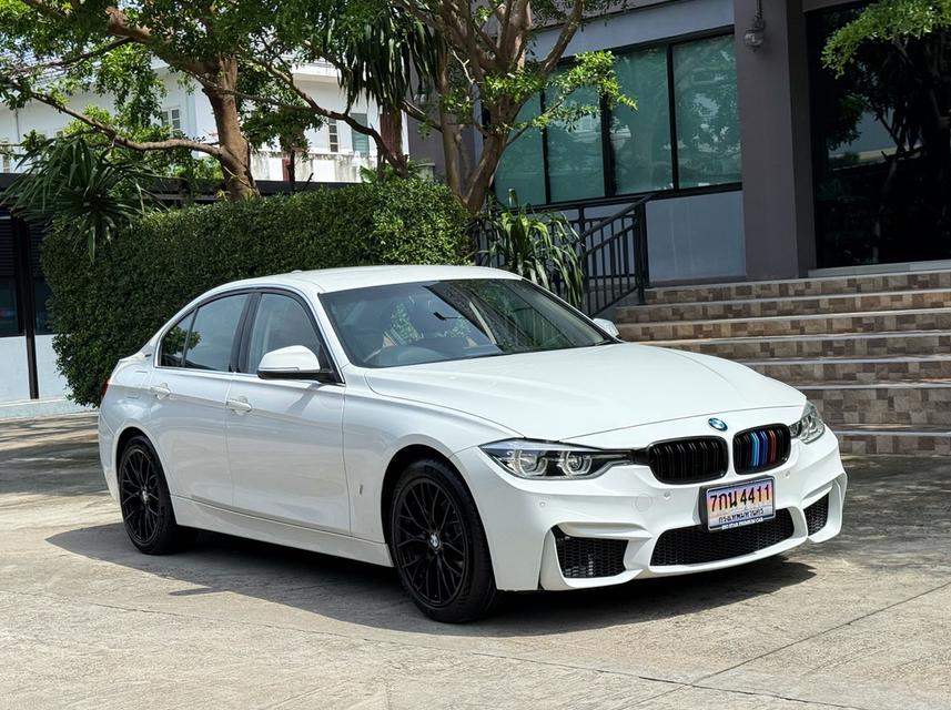 2018 BMW 330e รถมือเดียวออกป้ายแดง รถวิ่งน้อย เข้าศูนย์ทุกระยะ ไม่เคยมีอุบัติเหตุครับ