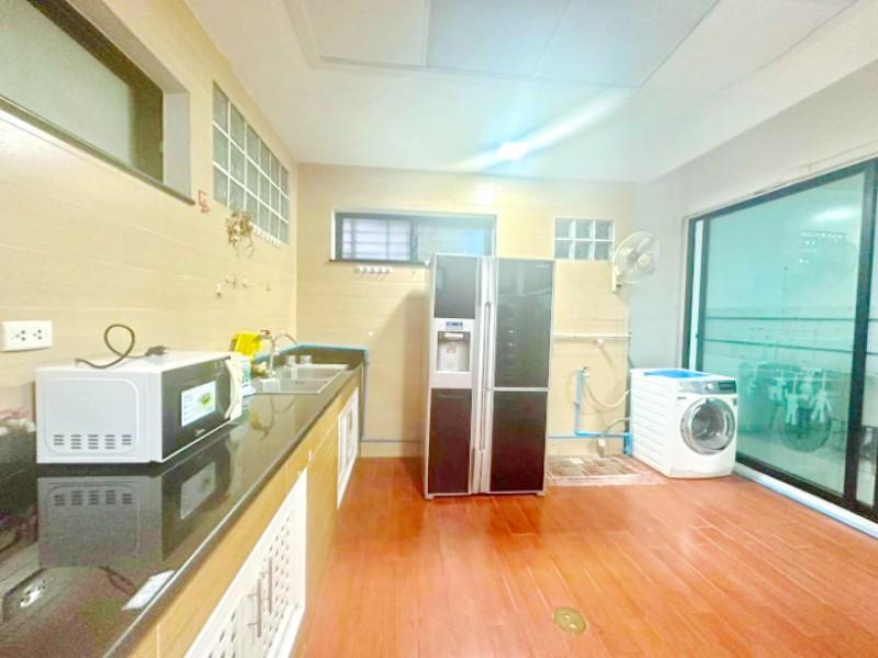 เมกาบางนา 2.5 กม. ทาวน์โฮม 3 ชั้น 2 นอน ถ.กาญจนาภิเษก บางนา-ตราด กม.8 3 น้ำ พร้อมเฟอร์ฯ และเครื่องใช้ไฟฟ้าครบ อีโค สเปซ 7
