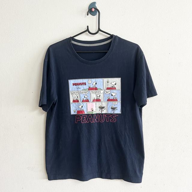 จียูM เสื้อยืดชายสีกรมเข้มสกรีนลาย snoopy