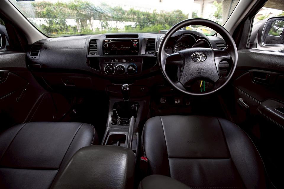 Toyota Vigo Champ SmartCab 2.5E ดีเซล เกียร์ MT ปี 2015 สีเทา  16