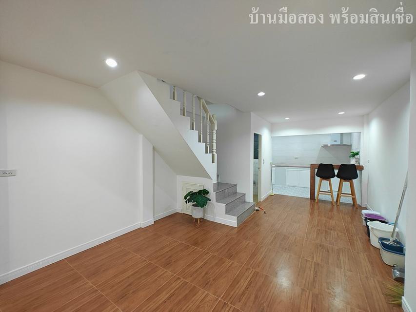 หมู่บ้านรัชธานี6 สายไหม 9