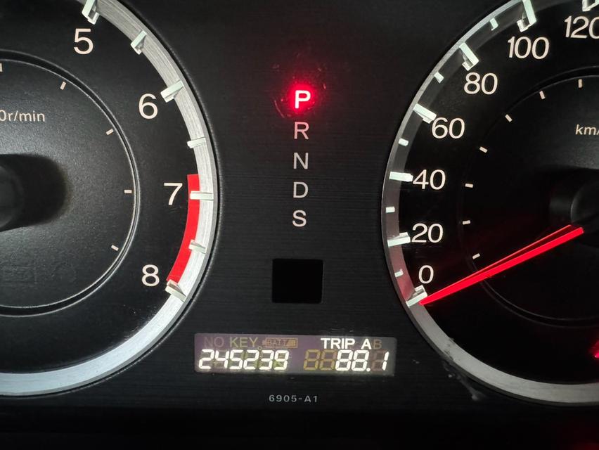 Honda Accord 2.4EL เบนซิน เกียร์ออโต้ ปี2011 17