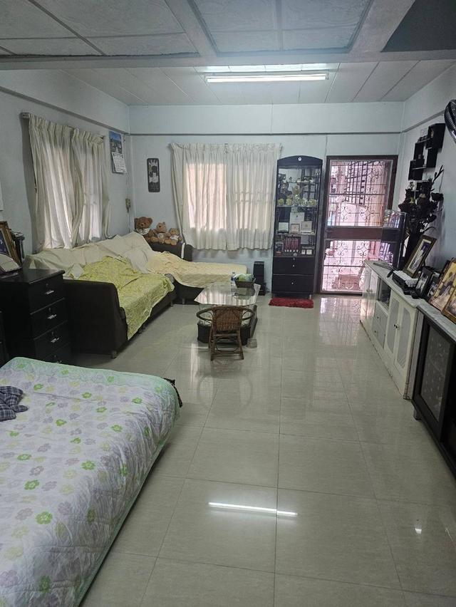 บ้านทาวเฮาส์ ใกล้รถไฟฟ้า 5