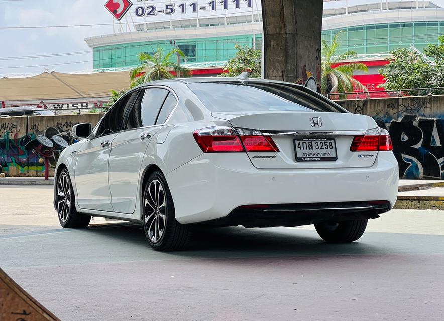 ขายรถ Honda Accord Hybrid 2.0 Tech Sunroof ปี 2015 สีขาว เกียร์ออโต้ 6