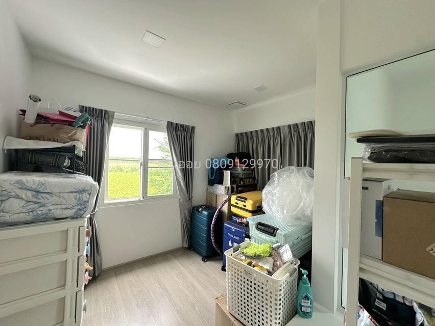 ขายบ้านพร้อมผู้เช่าสัญญา 2 ปี แปลงมุม หมู่บ้านสีวลี ศรีนครินทร์-ร่มเกล้า 87 ตร.ว. 4 ห้องนอน อายุบ้านไม่ถึง 2 ปี ใกล้ถ.กรุงเทพกรีฑา 9