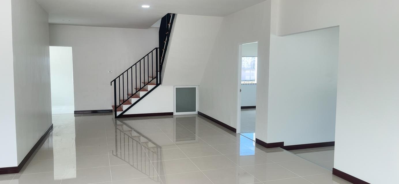 บ้านพร้อมโกดัง บนที่ดินใหญ่ 567 ตร.ว. ทำเลใจกลางเมืองชลบุรี 8