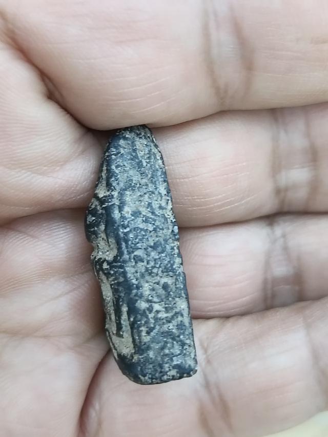 พระนางพญาเนื้อดำเข่าตรง พิษณุโลก พระองค์ดำ หายาก 3