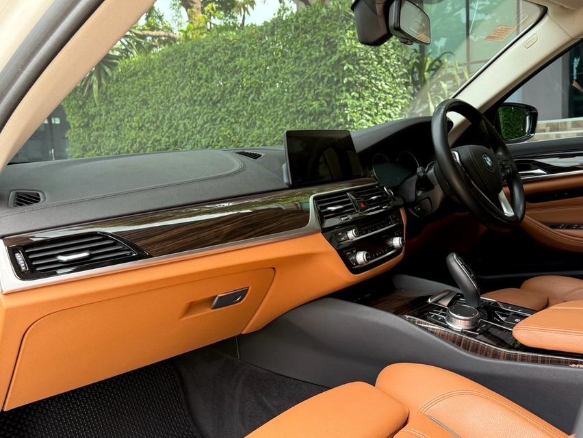 2020 BMW 530e G30 รถมือเดียวออกป้ายแดง รถวิ่งน้อย เข้าศูนย์ทุกระยะ ไม่เคยมีอุบัติเหตุครับ 10