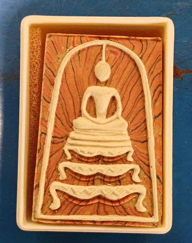 พระสมเด็จฐานสิงห์หลวงพ่อแพ รุ่นย้อนยุค ปี 2539 เนื้อผงลาย วัดพิกุลทอง จ.สิงห์บุรี รูปที่ 2