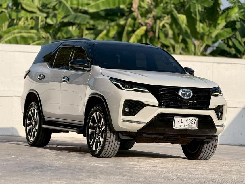 Toyota Fortuner 2.4Commanedr ปี22 รูปที่ 3