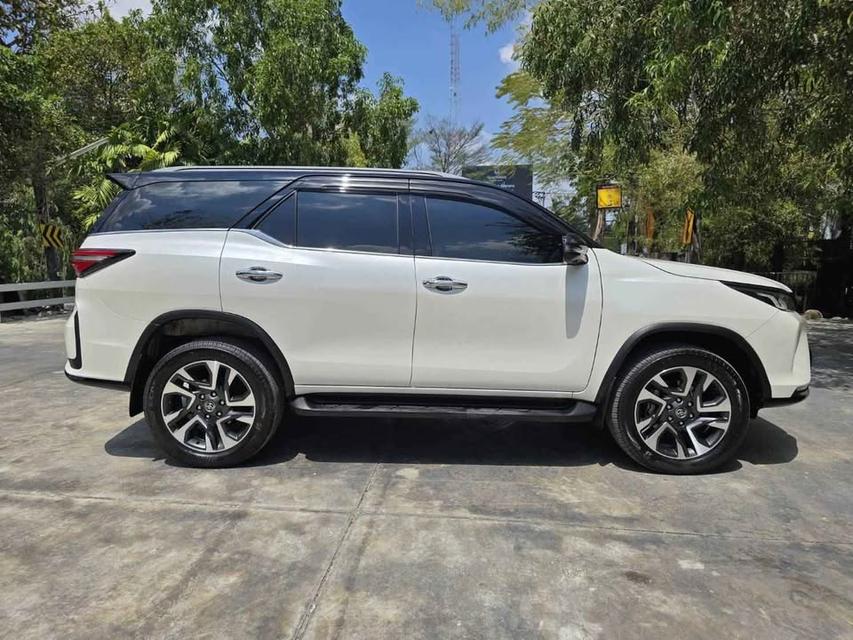 FORTUNER LEGENDER 2.8 4WD 2022  ประวัติเข้าศูนย์ครบ 6