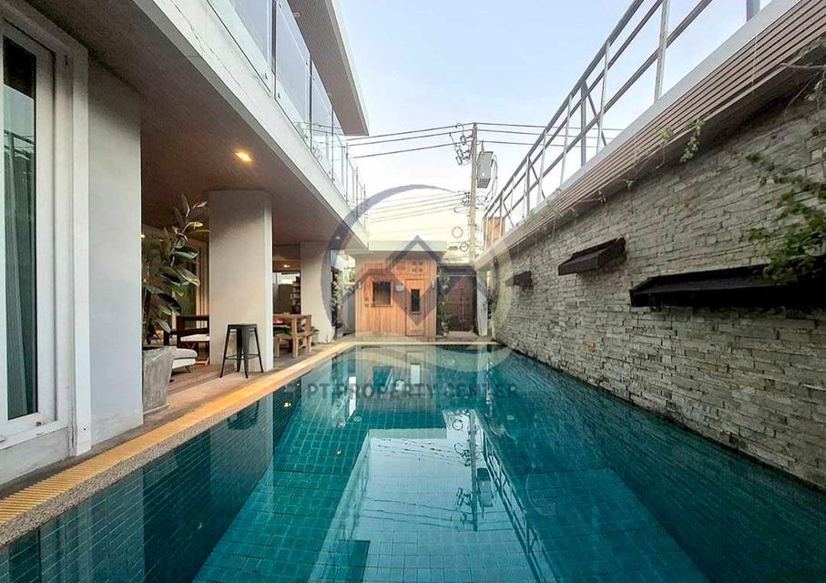 โครงการรัชดานิเวศน์ ซอยประชาราษฎร์บำเพ็ญ 24 ถนนรัชดาภิเษก บ้านเดี่ยว 2 ชั้น สร้างเองสไตล์โมเดริน์ พร้อมสระว่ายน้ำส่วนตัว อยู่ใจกลางเมือง เดินทางง่าย ใ 3