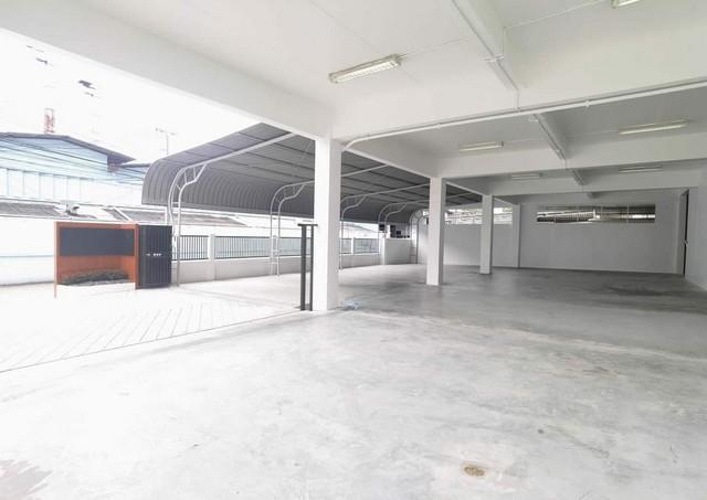 ให้เช่าอาคารสำนักงาน 3 ชั้นพร้อมโกดัง พื้นที่รวม 2,042 ตรม. สุขุมวิท 107 แบริ่ง 15 ใกล้ BTS แบริ่ง MRT ศรีแบริ่ง 2