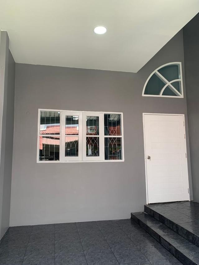 ขาย :ทาวน์เฮาส์ 2.5 ชั้น,เนื้อที่ 18 ตรว. หมู่บ้านเกษราคลาสสิคโฮม ถนนเสรีไทย 81/2  2