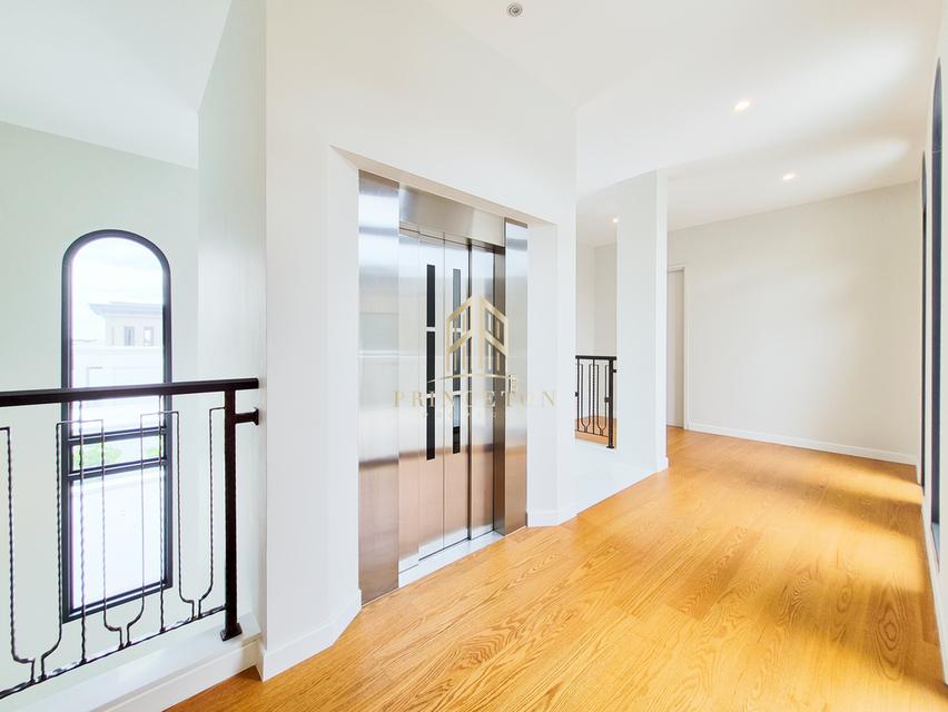 3-Storey Luxury House CINQ ROYAL The Eighteen Bangna KM.7 14