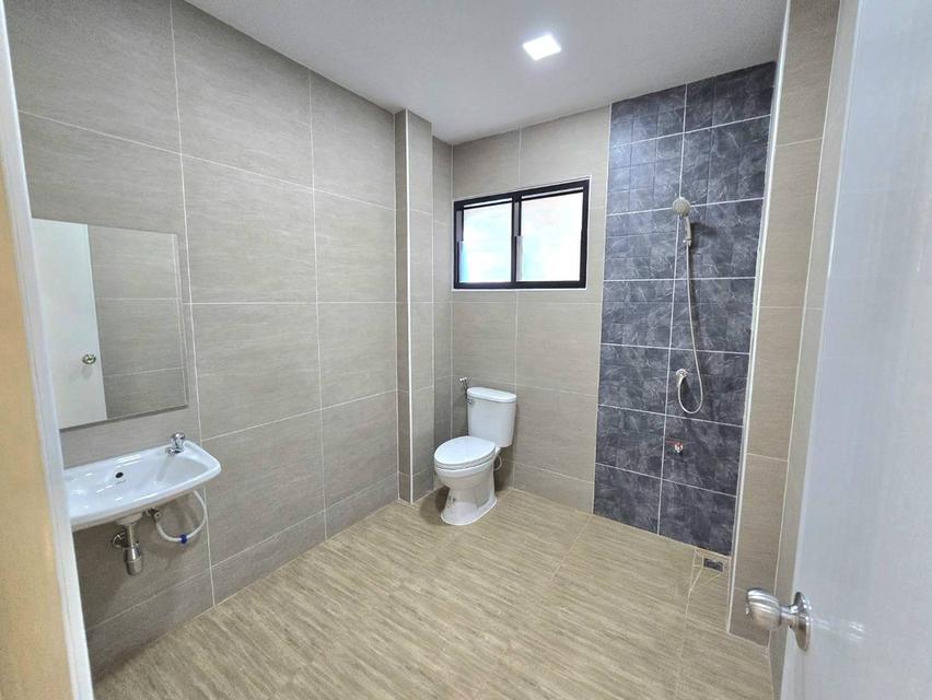 หมู่บ้านนนทวีวิลล์5 ถนนมิตรไมตรี คู้ซ้าย หนองจอก บ้านเดี่ยว2ชั้น หลังมุม 15